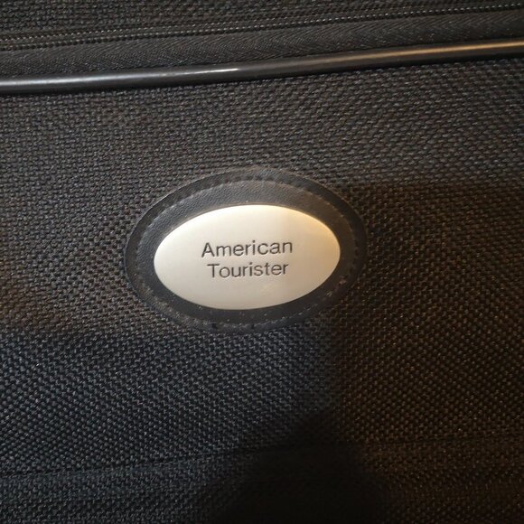 American Tourister Black Carry On / Overnight / Travel Bag - Picture 2 of 16